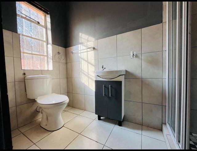 1 BEDROOM PROPERTY TO RENT IN PRIMROSE
